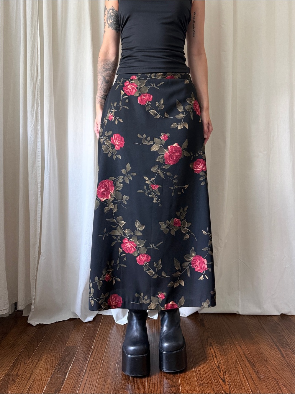 Vintage I.N. Studio Black Red Rose Floral Maxi Skirt Women's Size 16 | 90s Goth